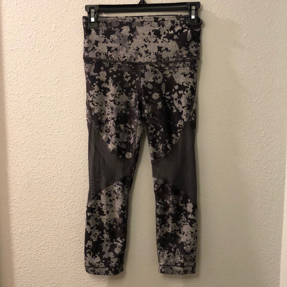Under Armour compression leggings